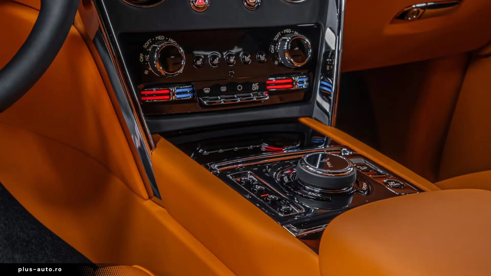 Rolls-Royce Cullinan Silver Badge - MY 2026