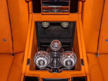Rolls-Royce Cullinan Silver Badge - MY 2026