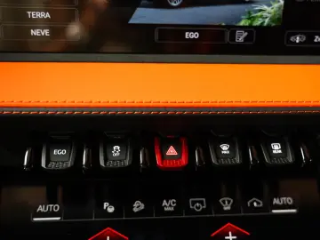 Lamborghini Urus 4.0 V8 PHEV SE   Arancio Borealls   B&O 3D