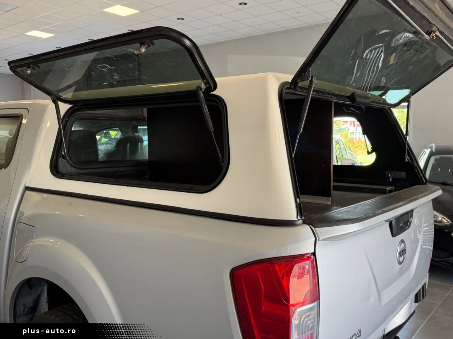 NISSAN Navara NP300 Visia Double Cab 4x4 Hardtop