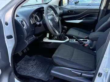 NISSAN Navara NP300 Visia Double Cab 4x4 Hardtop