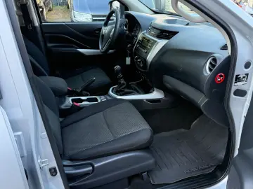 NISSAN Navara NP300 Visia Double Cab 4x4 Hardtop