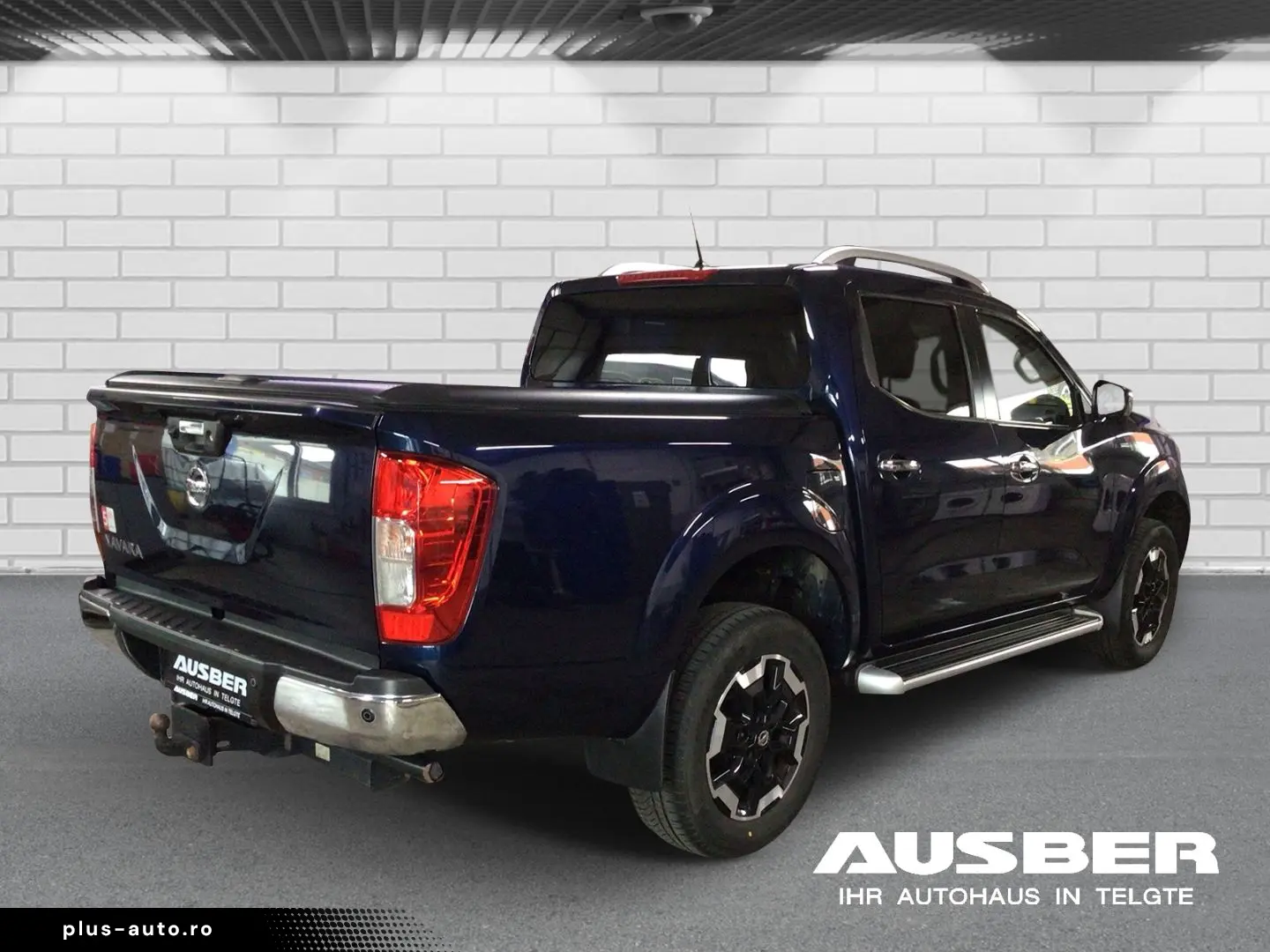 NISSAN Navara Tekna Double Cab 4x4 6MT