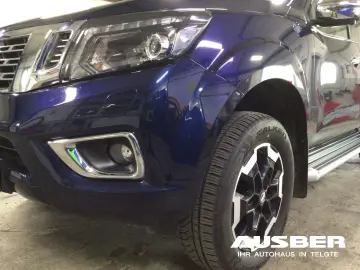 NISSAN Navara Tekna Double Cab 4x4 6MT
