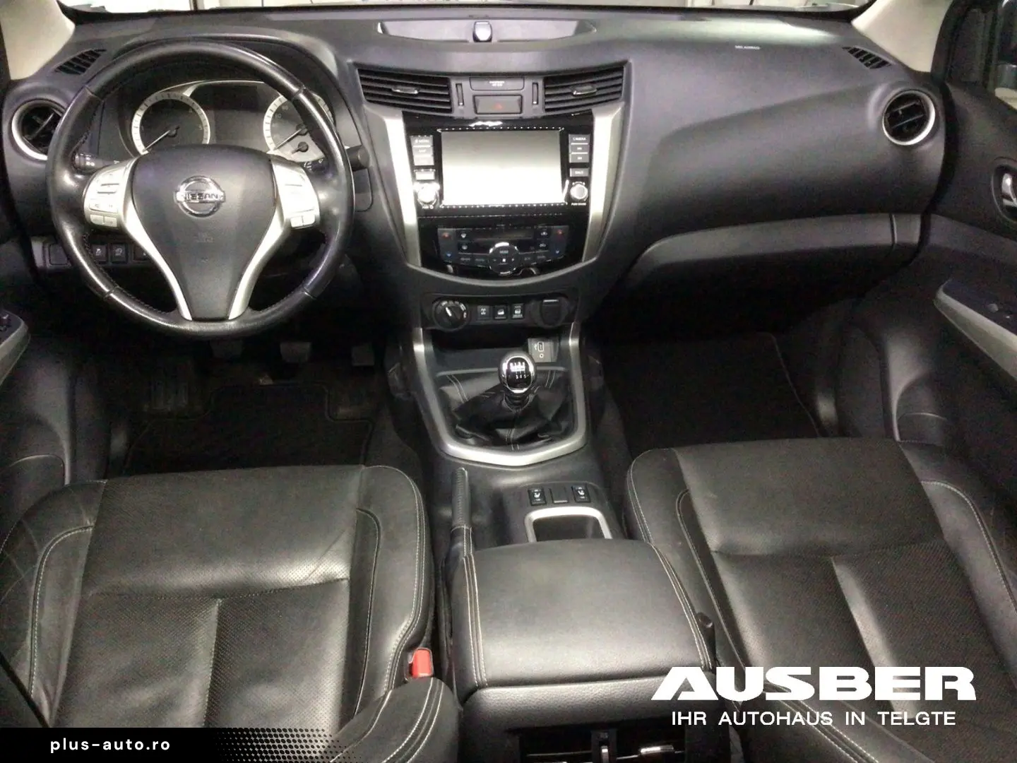 NISSAN Navara Tekna Double Cab 4x4 6MT