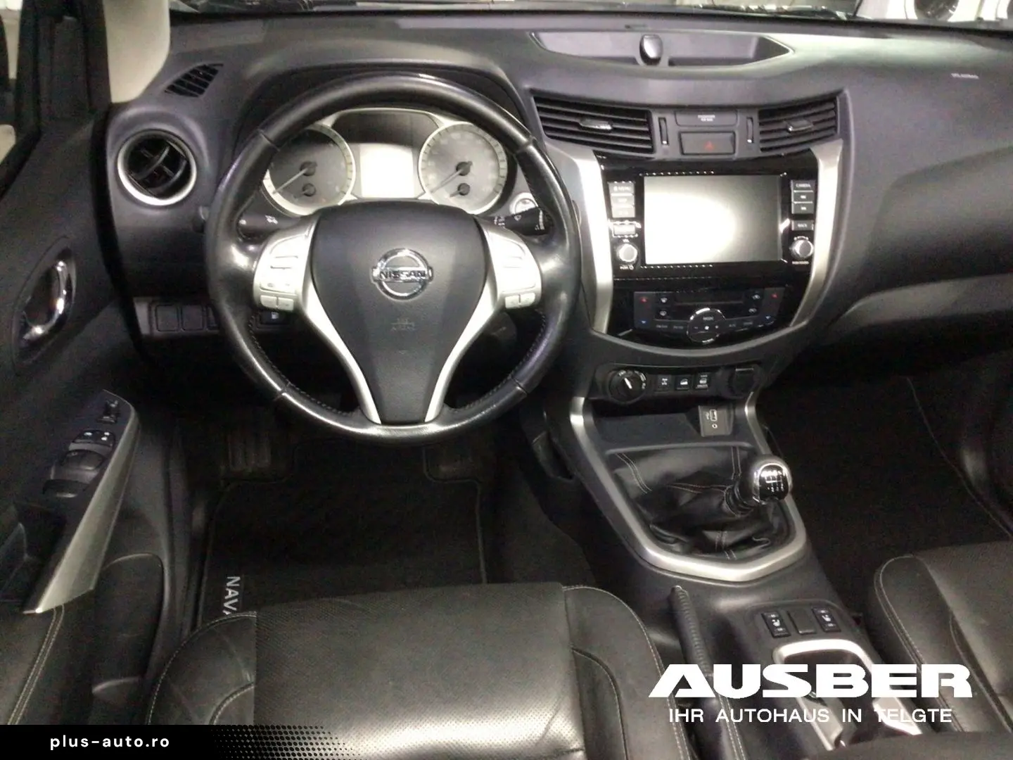 NISSAN Navara Tekna Double Cab 4x4 6MT