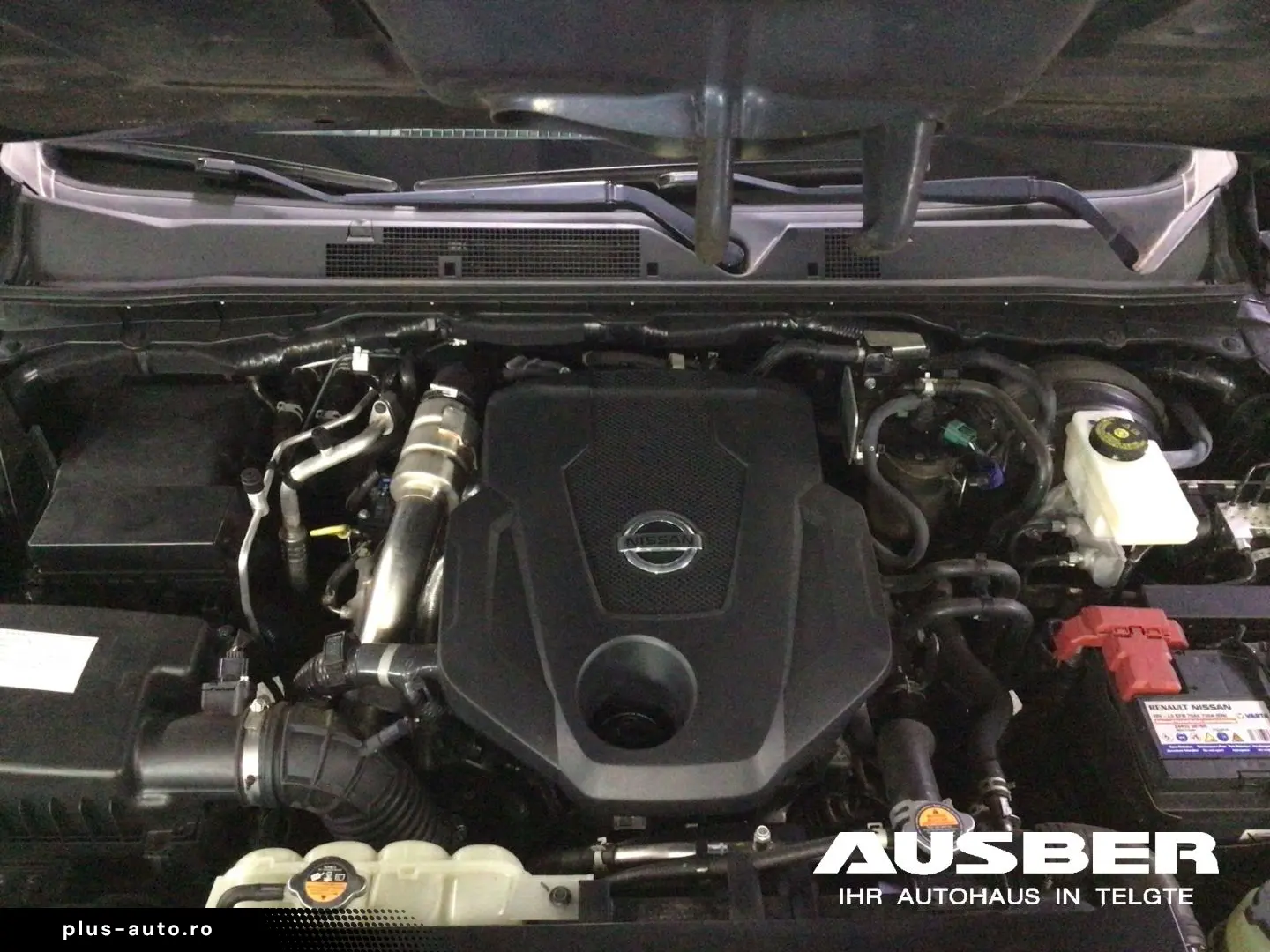 NISSAN Navara Tekna Double Cab 4x4 6MT