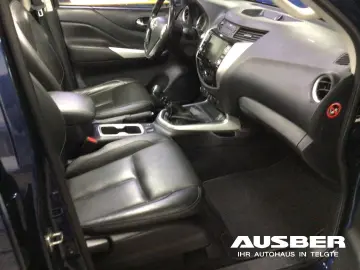 NISSAN Navara Tekna Double Cab 4x4 6MT