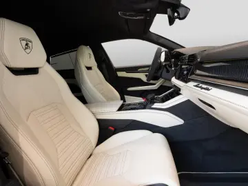 Lamborghini Urus 4.0 V8 PHEV SE