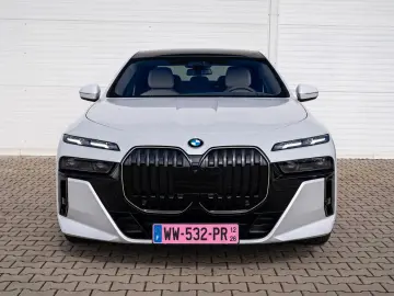 BMW 740d xDrive M Sport Pano 360 Soft-Close HUD
