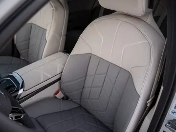 BMW 740d xDrive M Sport Pano 360 Soft-Close HUD