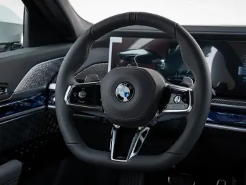 BMW 740d xDrive M Sport Pano 360 Soft-Close HUD