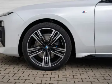 BMW 740d xDrive M Sport Pano 360 Soft-Close HUD