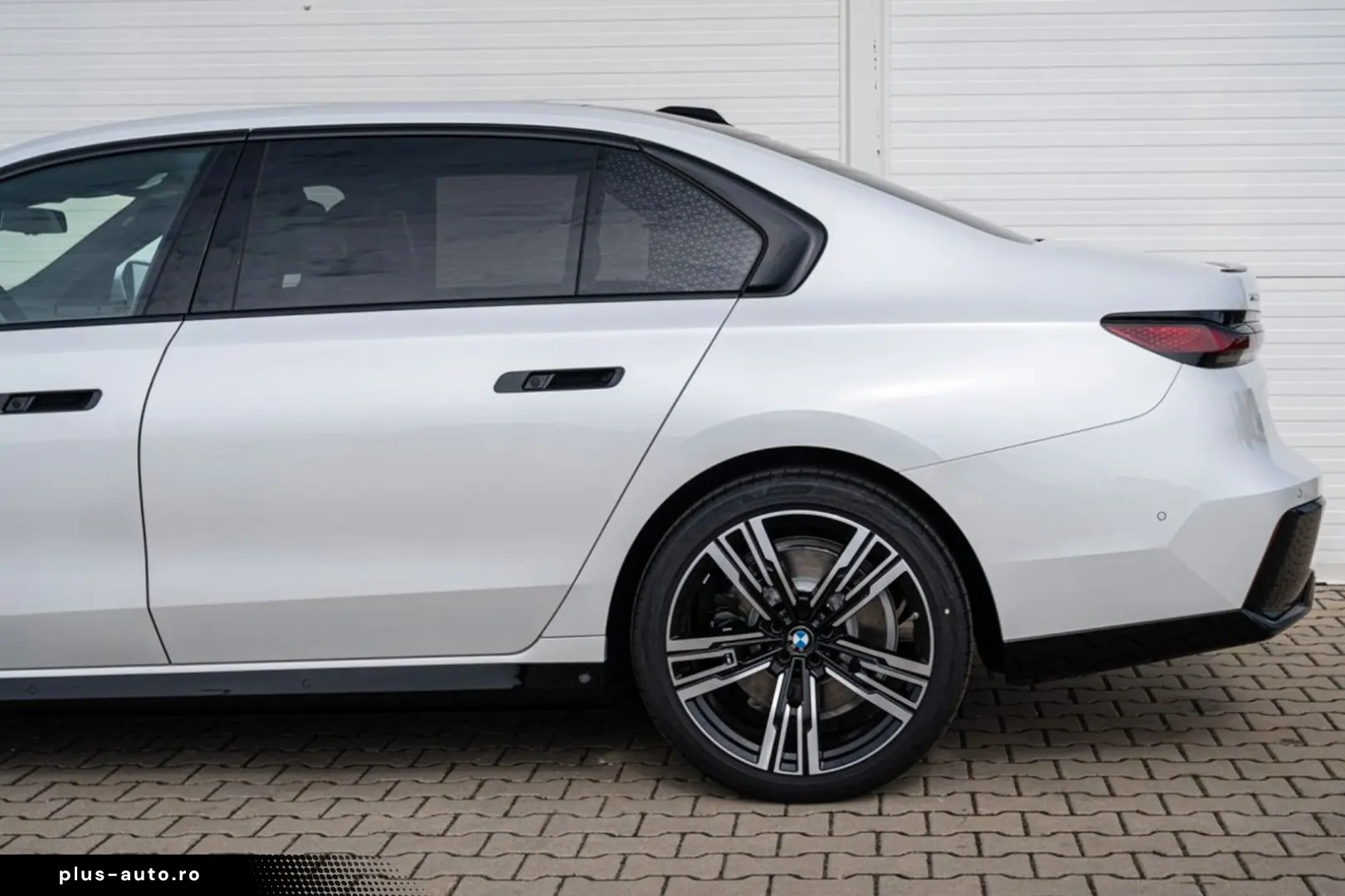 BMW 740d xDrive M Sport Pano 360 Soft-Close HUD
