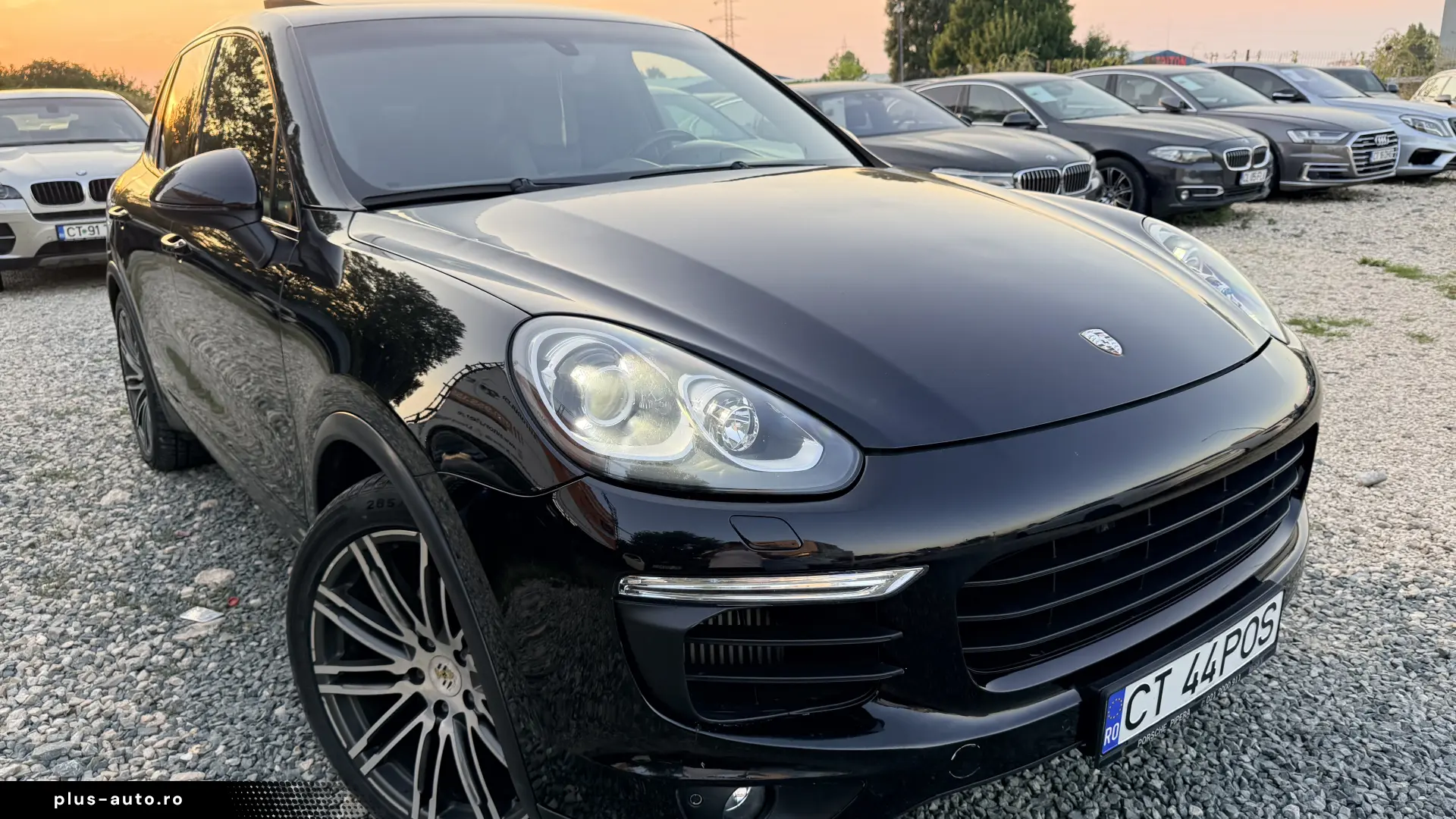 12000e avans si 11000e in rate directe