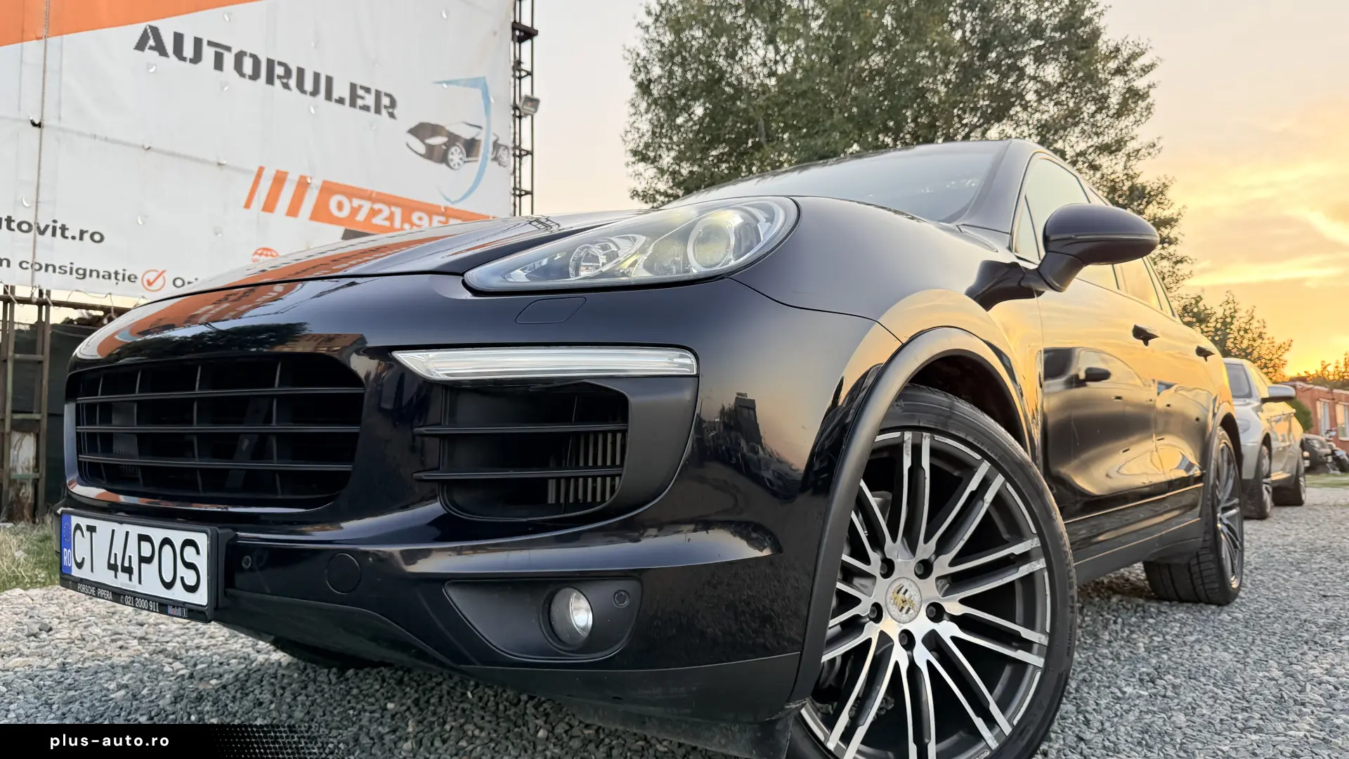 12000e avans si 11000e in rate directe