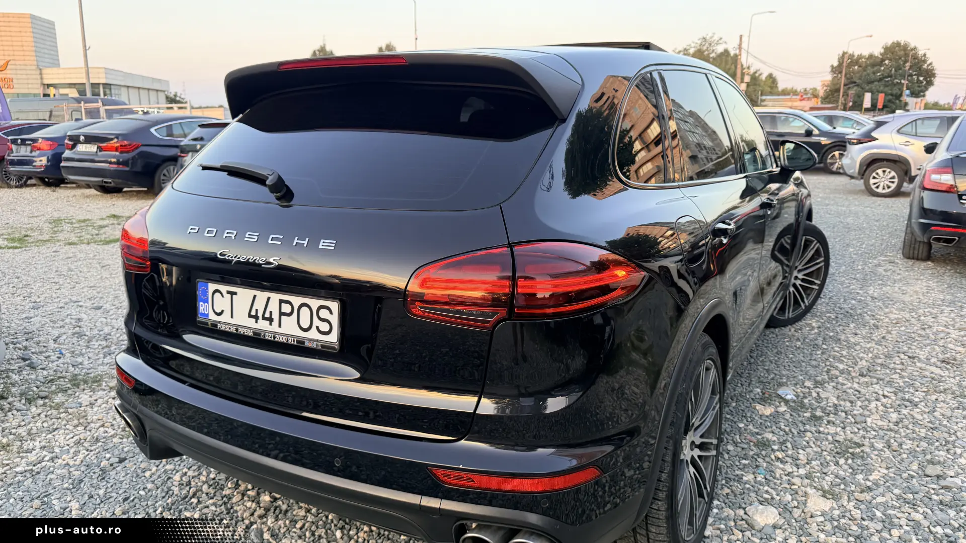 12000e avans si 11000e in rate directe