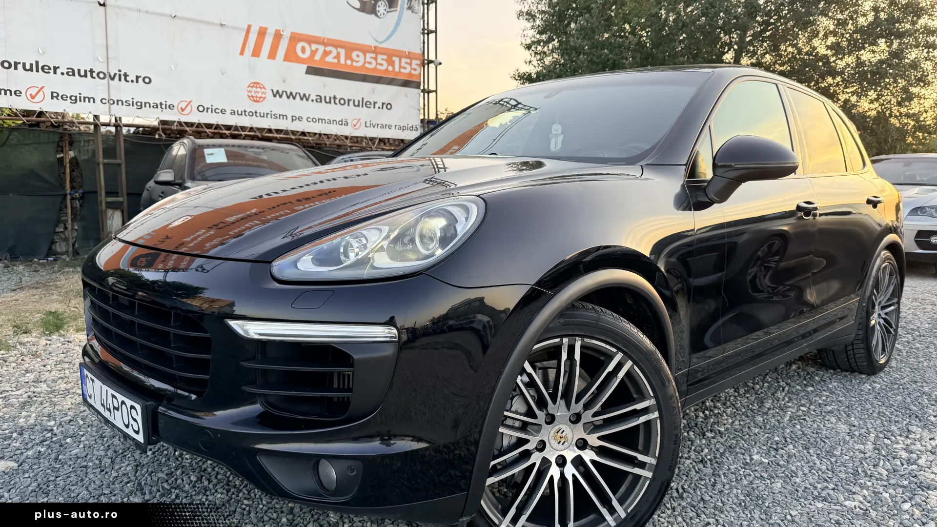 12000e avans si 11000e in rate directe