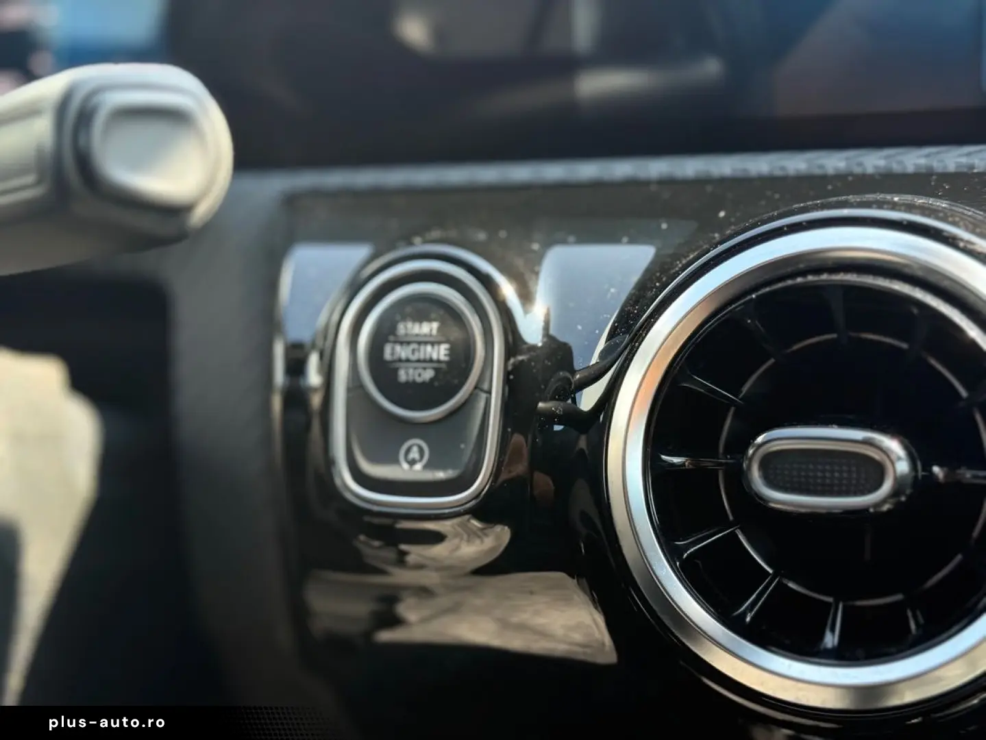Mercedes-Benz A-200