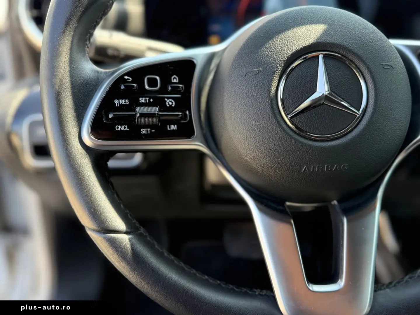 Mercedes-Benz A-200