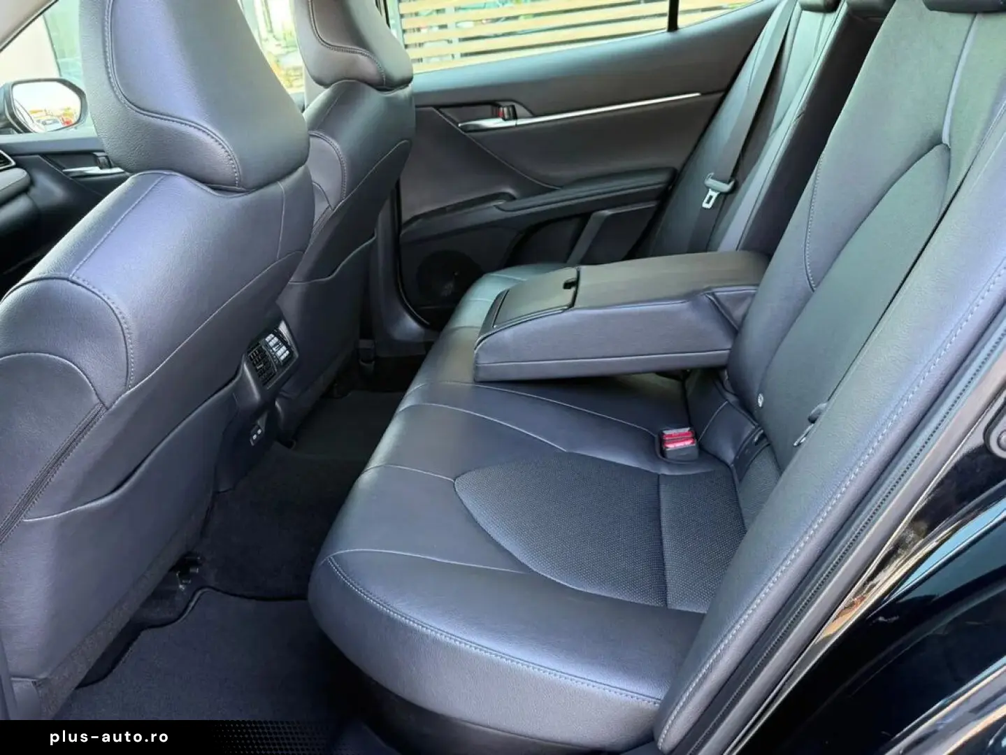 Toyota Camry Dynamic 2.5 Hybrid 218 Cp