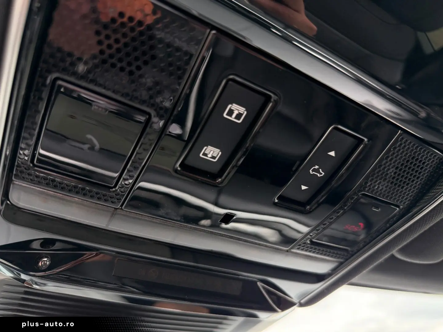 LAND ROVER Range Rover Sport P440e 3.0 Ltr HSE Dynamic Pano