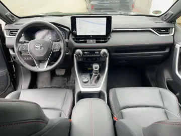 TOYOTA RAV4 2.5 Plug-In Hybrid Style