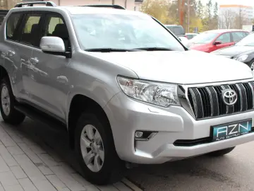 TOYOTA Land Cruiser 2.8 D-4D 7 Locuri