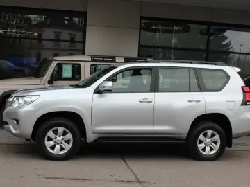 TOYOTA Land Cruiser 2.8 D-4D 7 Locuri