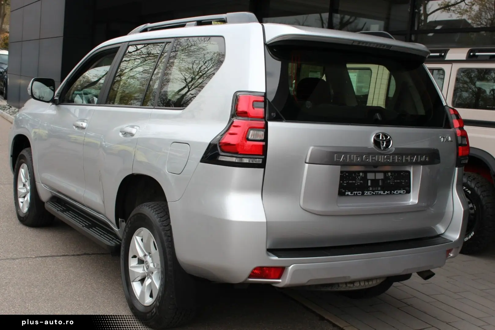 TOYOTA Land Cruiser 2.8 D-4D 7 Locuri