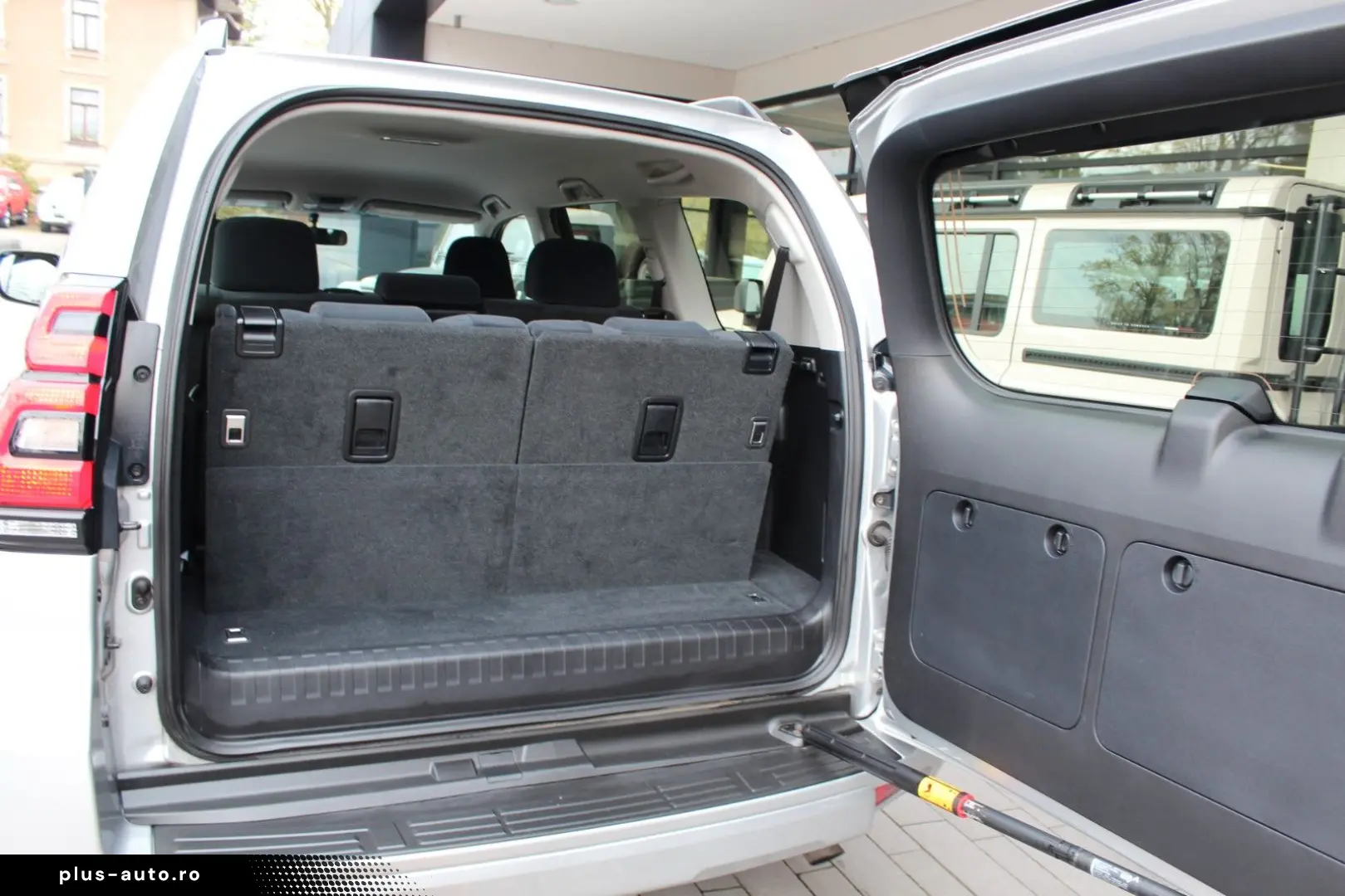TOYOTA Land Cruiser 2.8 D-4D 7 Locuri