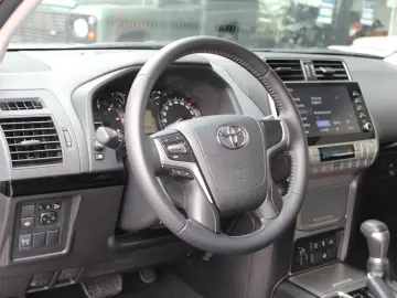 TOYOTA Land Cruiser 2.8 D-4D 7 Locuri