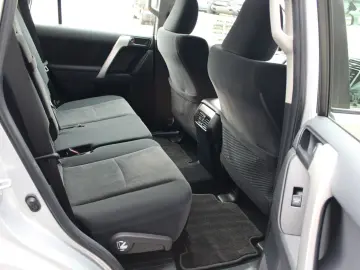 TOYOTA Land Cruiser 2.8 D-4D 7 Locuri