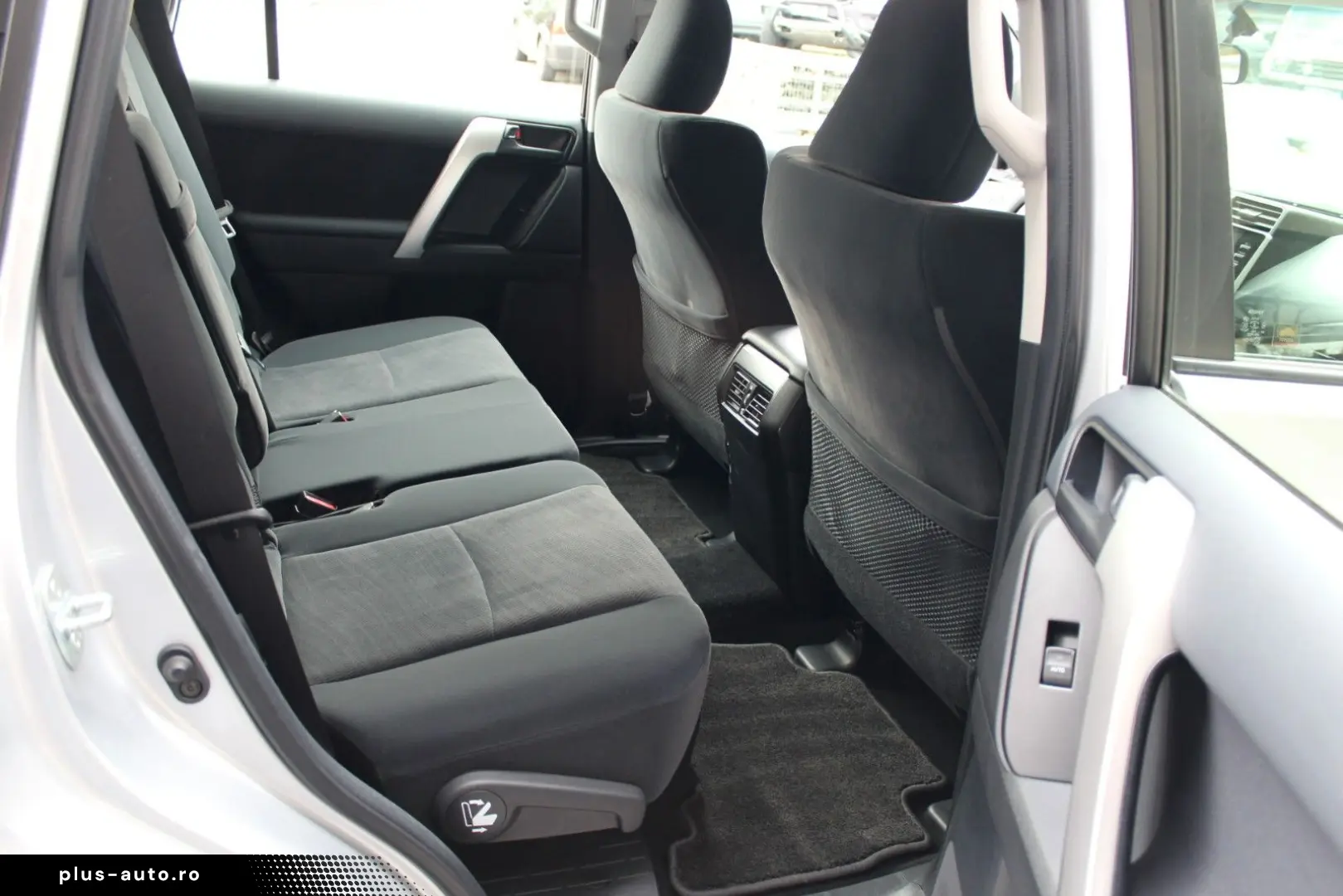 TOYOTA Land Cruiser 2.8 D-4D 7 Locuri