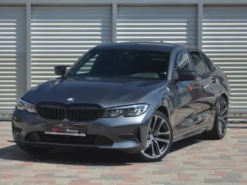 Bmw 318d   An 2020   Scaune incalzite   Interior piele