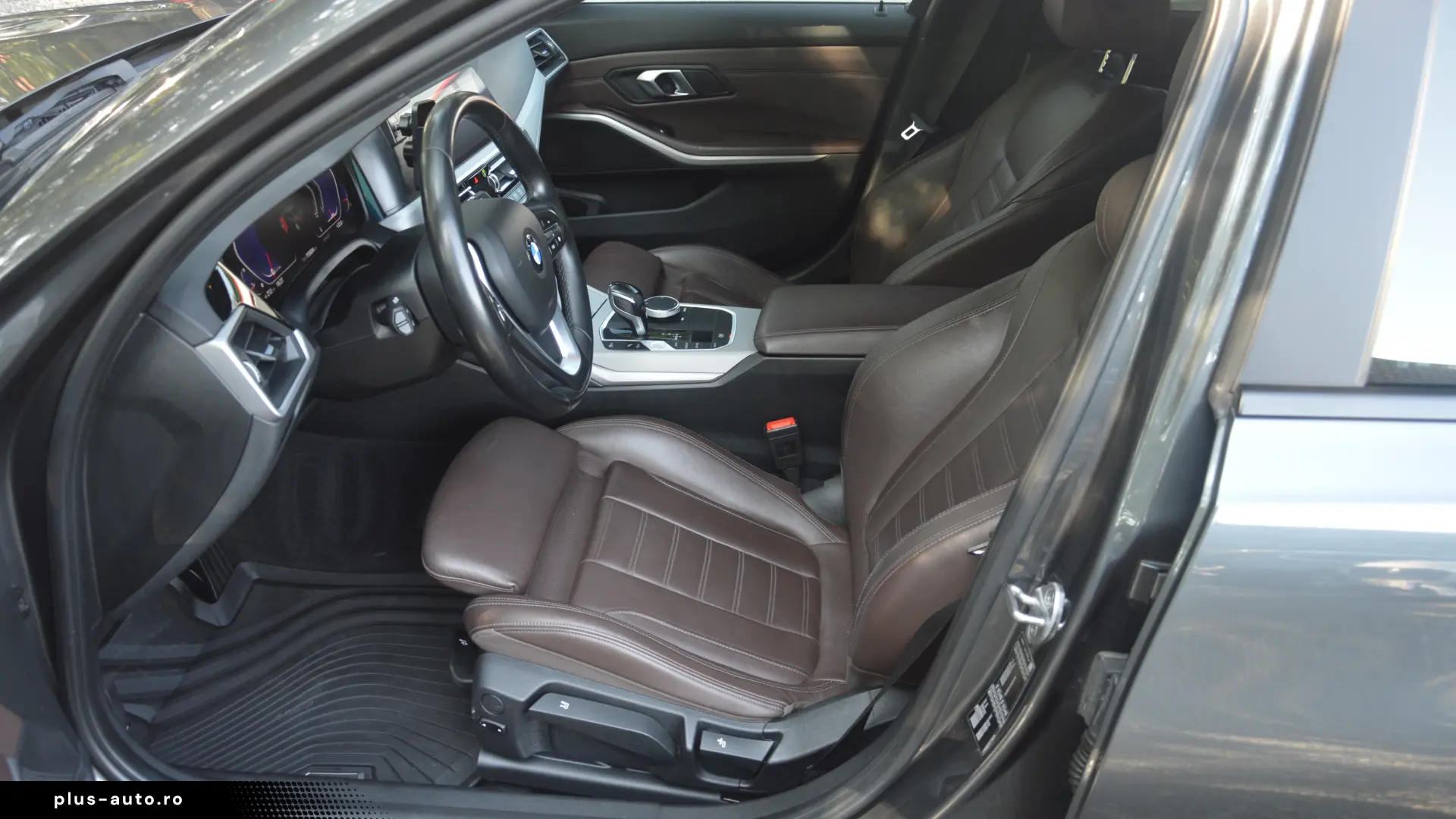 Bmw 318d   An 2020   Scaune incalzite   Interior piele