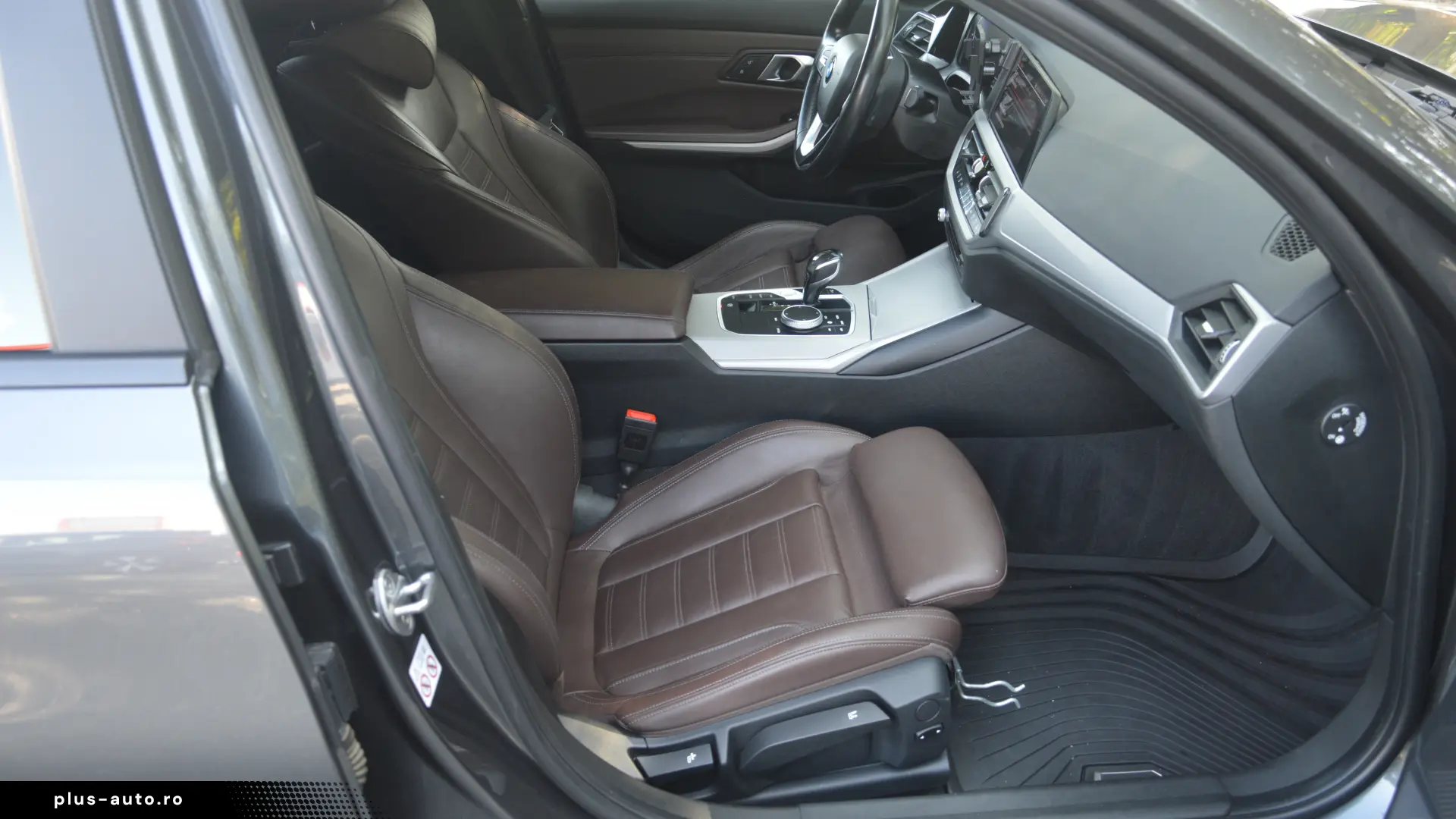 Bmw 318d   An 2020   Scaune incalzite   Interior piele