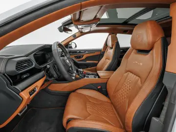 LAMBORGHINI Urus S 1. Hand Akrapovic Selezione