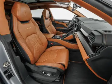 LAMBORGHINI Urus S 1. Hand Akrapovic Selezione