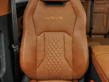 LAMBORGHINI Urus S 1. Hand Akrapovic Selezione