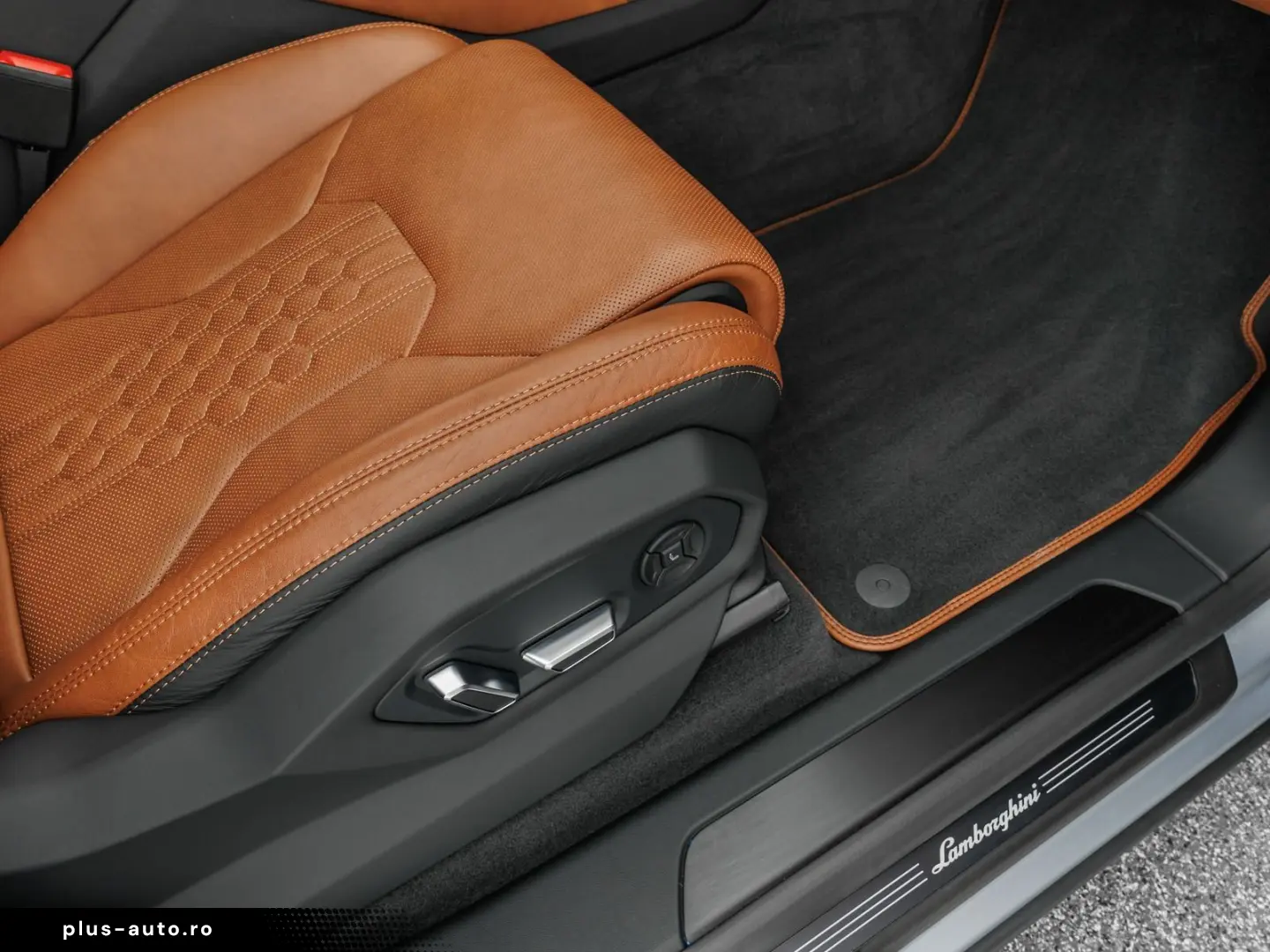 LAMBORGHINI Urus S 1. Hand Akrapovic Selezione