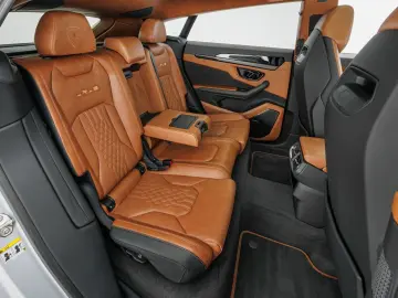 LAMBORGHINI Urus S 1. Hand Akrapovic Selezione