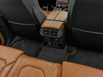 LAMBORGHINI Urus S 1. Hand Akrapovic Selezione