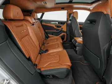 LAMBORGHINI Urus S 1. Hand Akrapovic Selezione