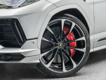 LAMBORGHINI Urus S 1. Hand Akrapovic Selezione