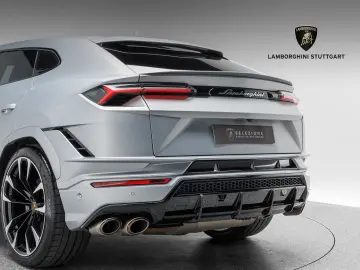 LAMBORGHINI Urus S 1. Hand Akrapovic Selezione