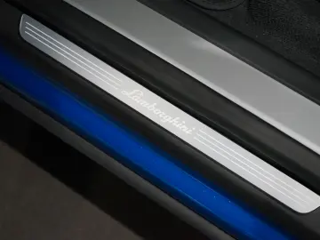 LAMBORGHINI Urus S   ANIMA   Pano   B&O Advanced   23