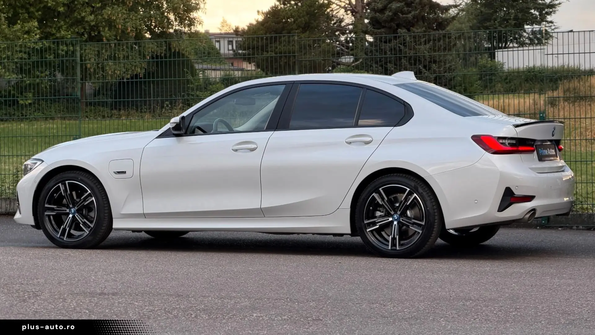 BMW 320e Limousine Advantage Plug-in-Hybrid