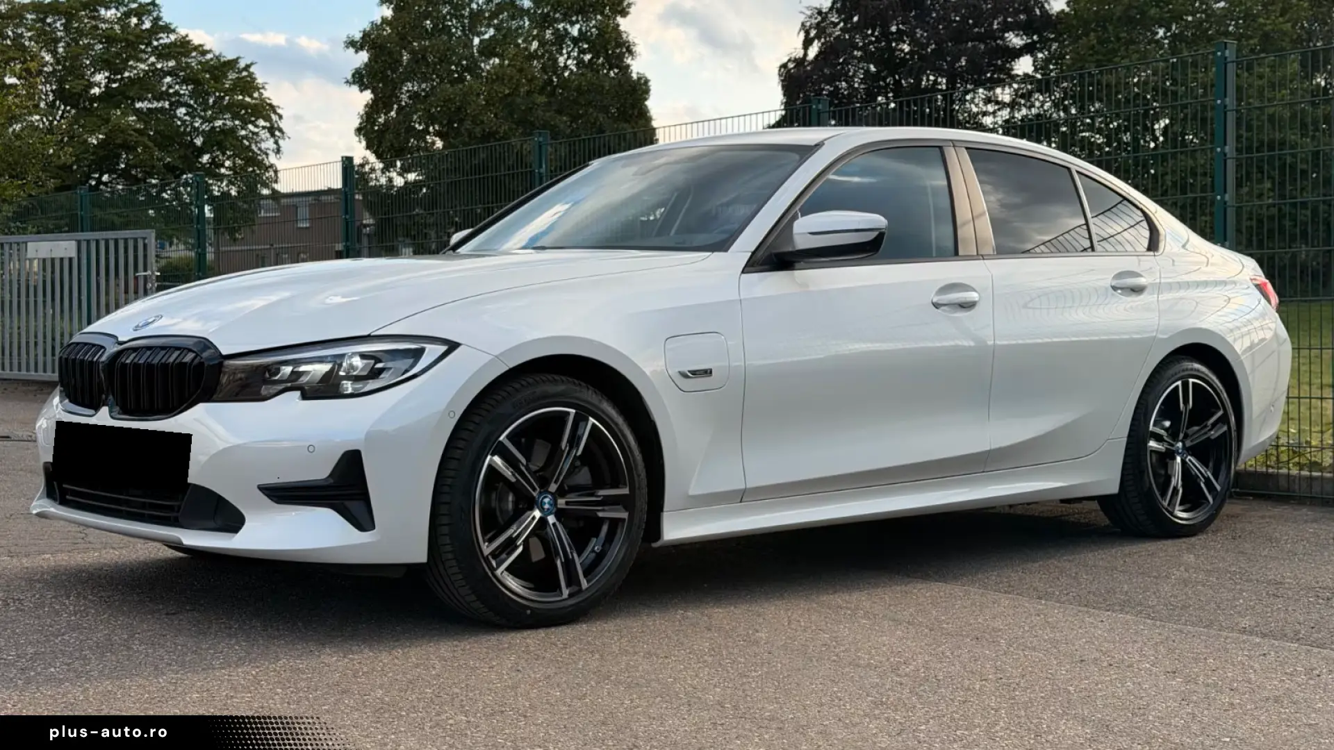 BMW 320e Limousine Advantage Plug-in-Hybrid