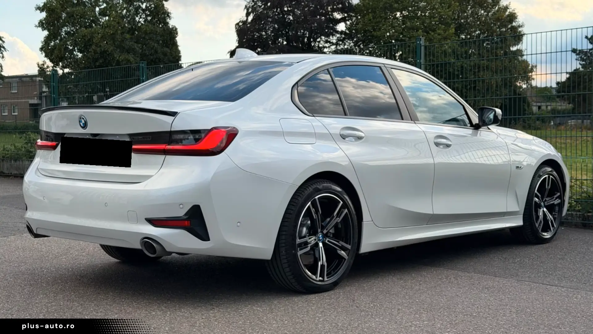 BMW 320e Limousine Advantage Plug-in-Hybrid